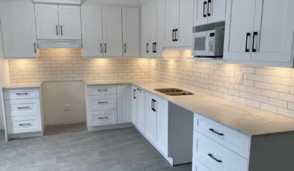 cuisine-haut-de-gamme-blanche-laval